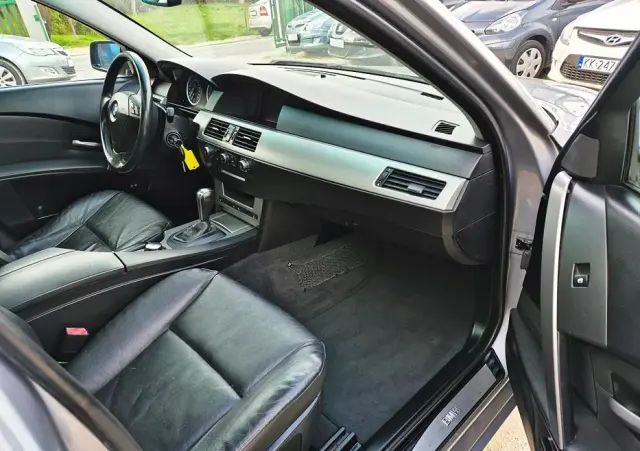 BMW Seria 5 523i