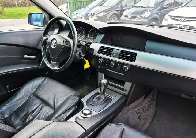 BMW Seria 5 523i