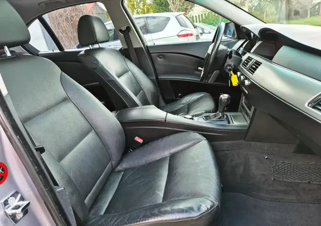 BMW Seria 5 523i