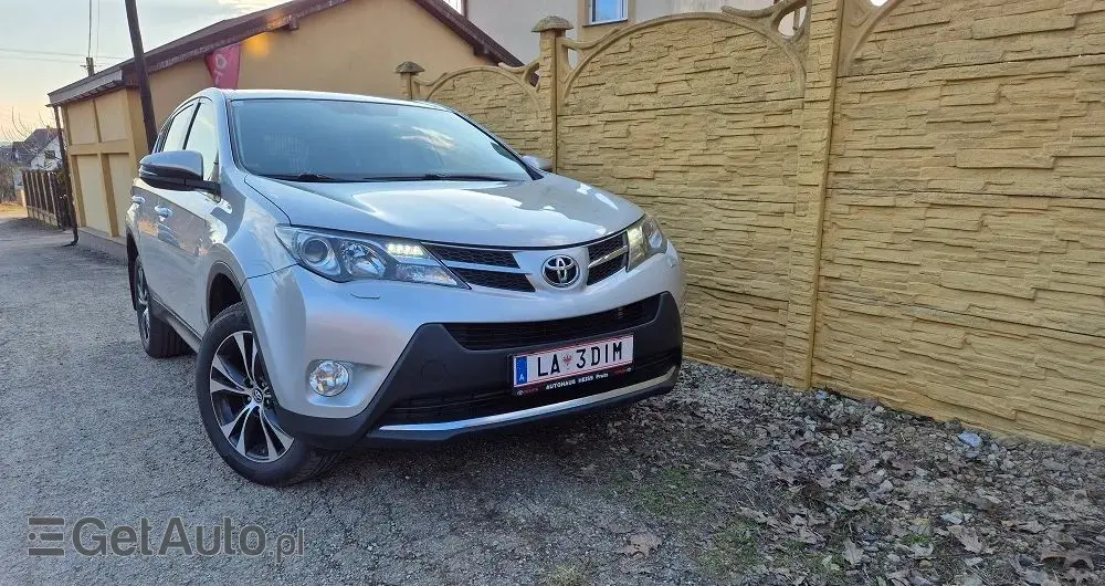 TOYOTA RAV4 2.0 D-4D Premium