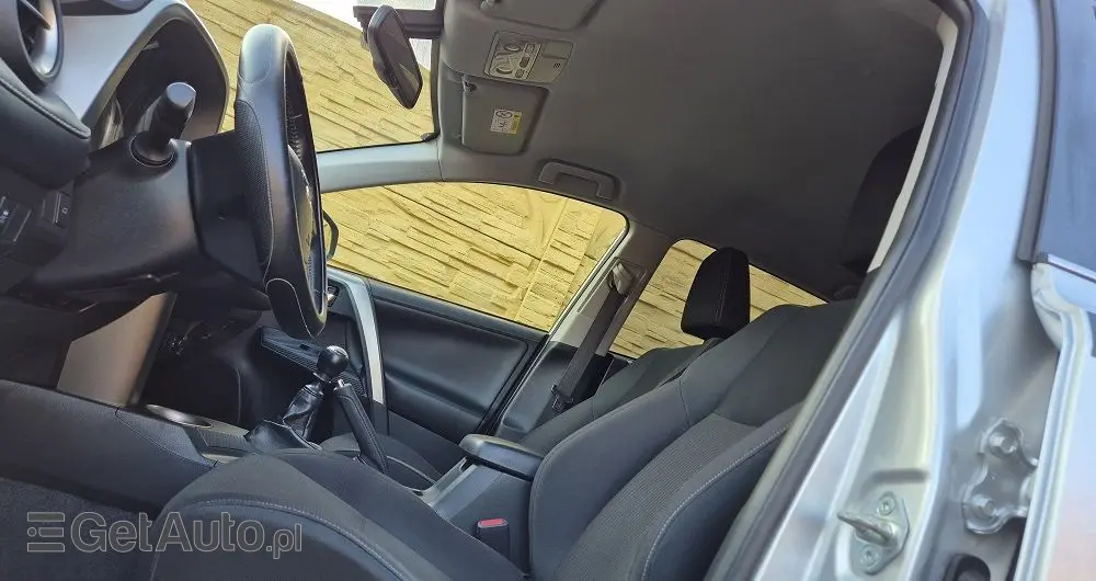 TOYOTA RAV4 2.0 D-4D Premium