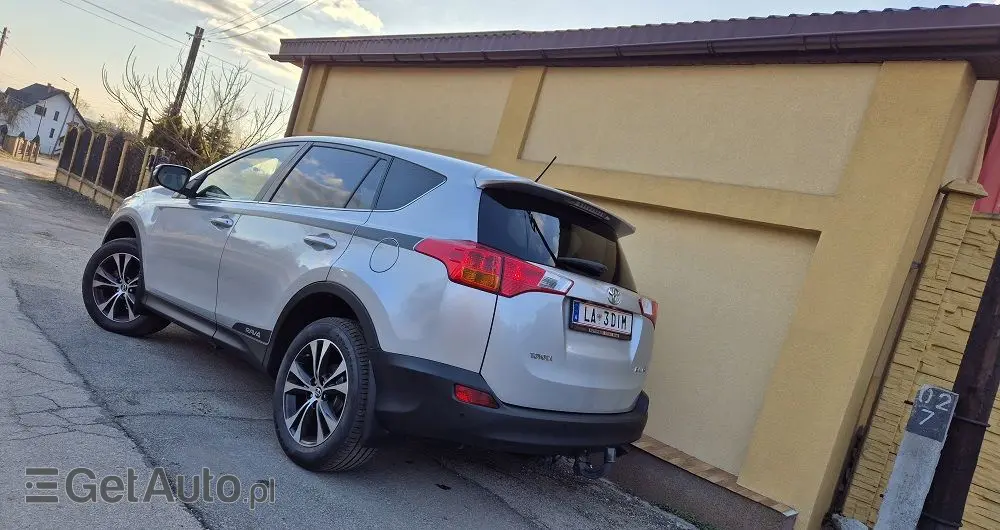 TOYOTA RAV4 2.0 D-4D Premium