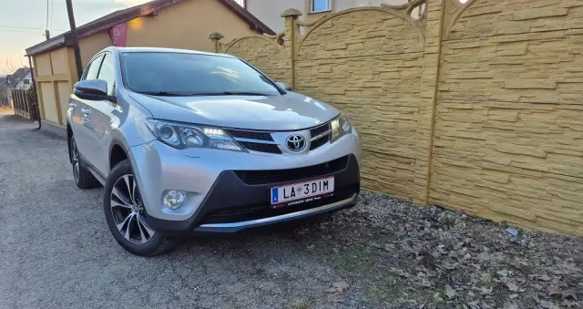 TOYOTA RAV4 2.0 D-4D Premium