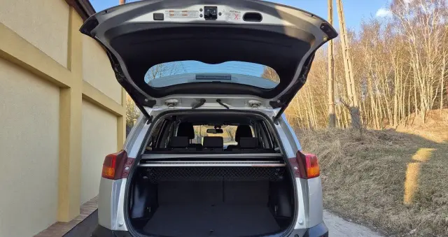 TOYOTA RAV4 2.0 D-4D Premium