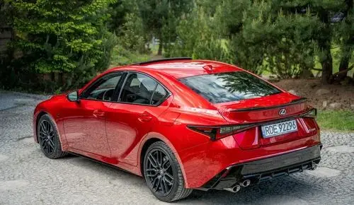 LEXUS IS 