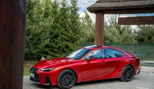 LEXUS IS 