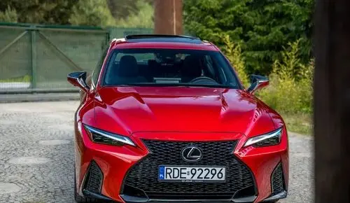 LEXUS IS 