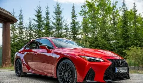 LEXUS IS 