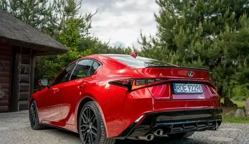LEXUS IS 