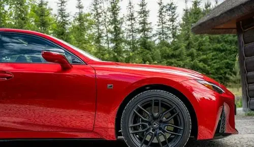 LEXUS IS 