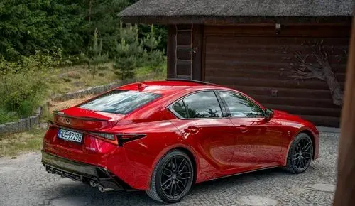 LEXUS IS 