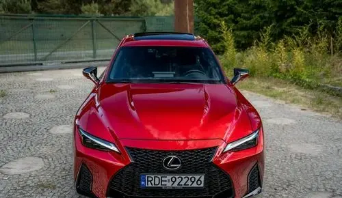 LEXUS IS 