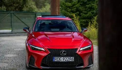 LEXUS IS 