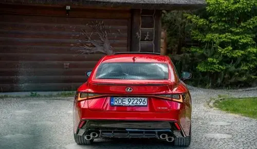LEXUS IS 