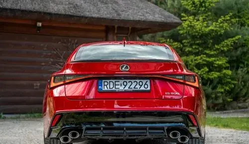 LEXUS IS 