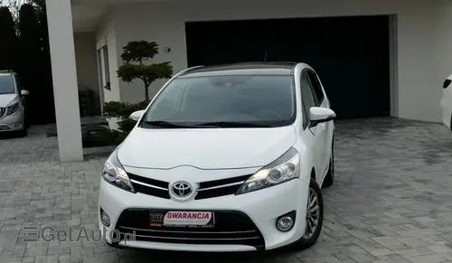 TOYOTA Verso 