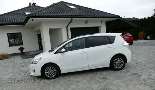TOYOTA Verso 