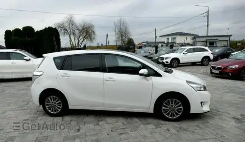 TOYOTA Verso 