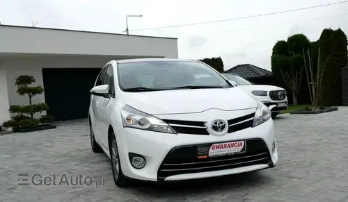 TOYOTA Verso 
