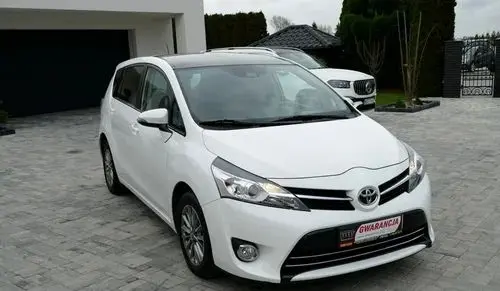 TOYOTA Verso 