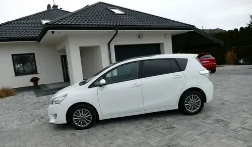 TOYOTA Verso 