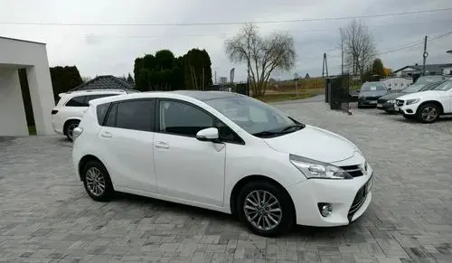 TOYOTA Verso 