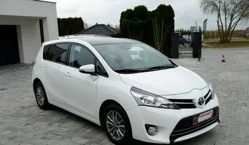TOYOTA Verso 