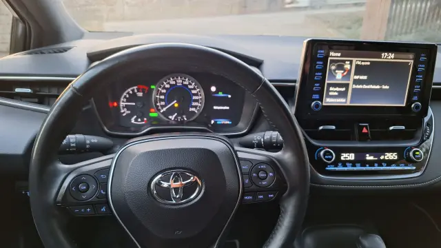 TOYOTA Corolla Active e-CVT