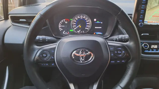 TOYOTA Corolla Active e-CVT