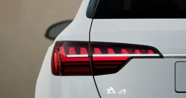 AUDI A4 