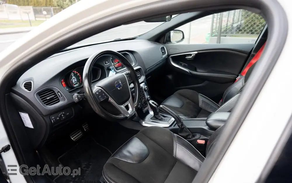 VOLVO V40 T5 Geartronic RDesign