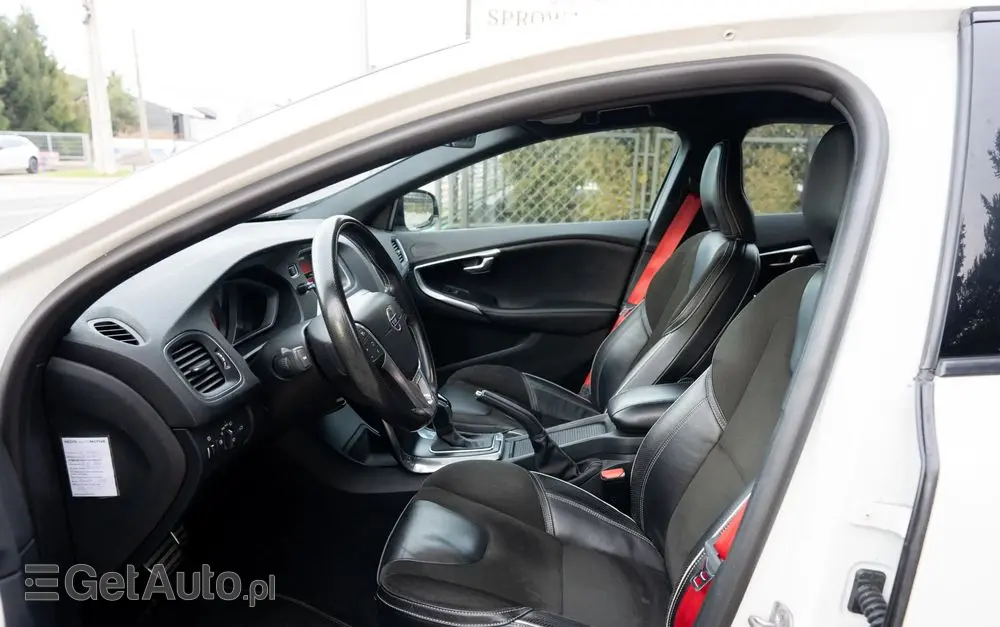 VOLVO V40 T5 Geartronic RDesign