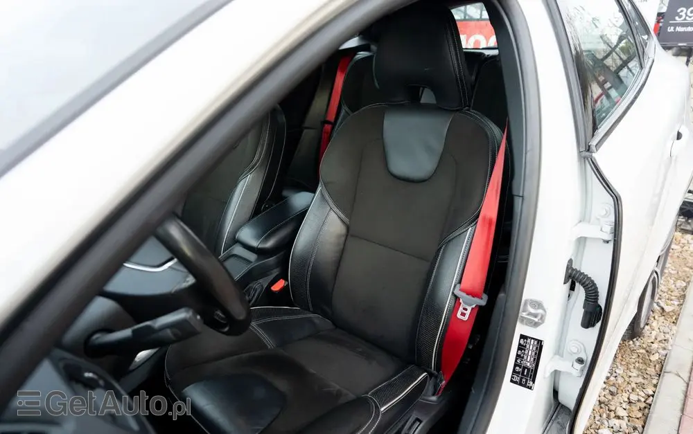 VOLVO V40 T5 Geartronic RDesign