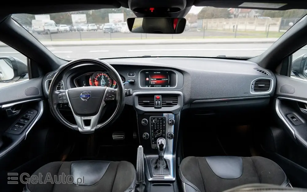 VOLVO V40 T5 Geartronic RDesign