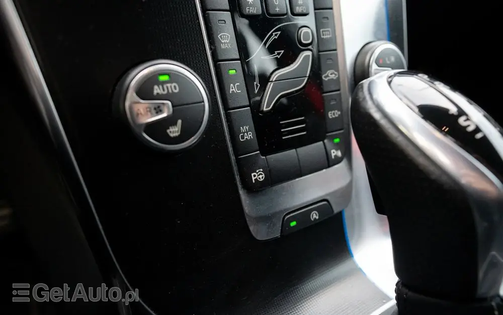 VOLVO V40 T5 Geartronic RDesign