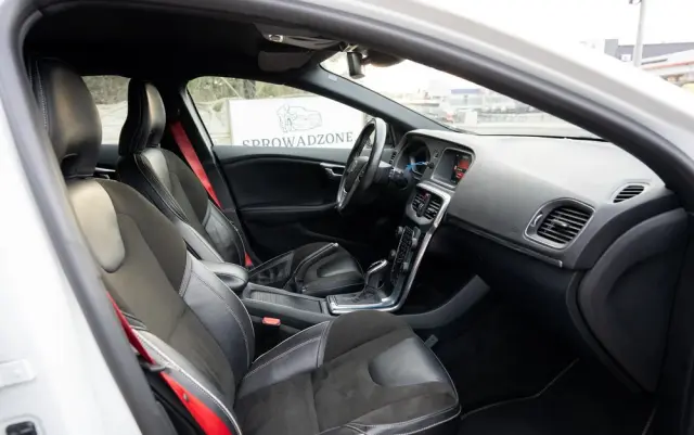 VOLVO V40 T5 Geartronic RDesign