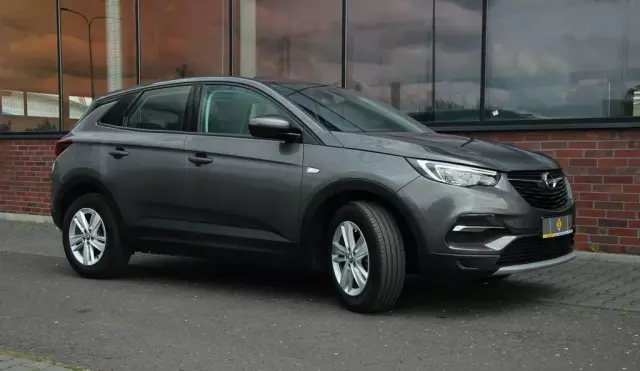 OPEL Grandland 