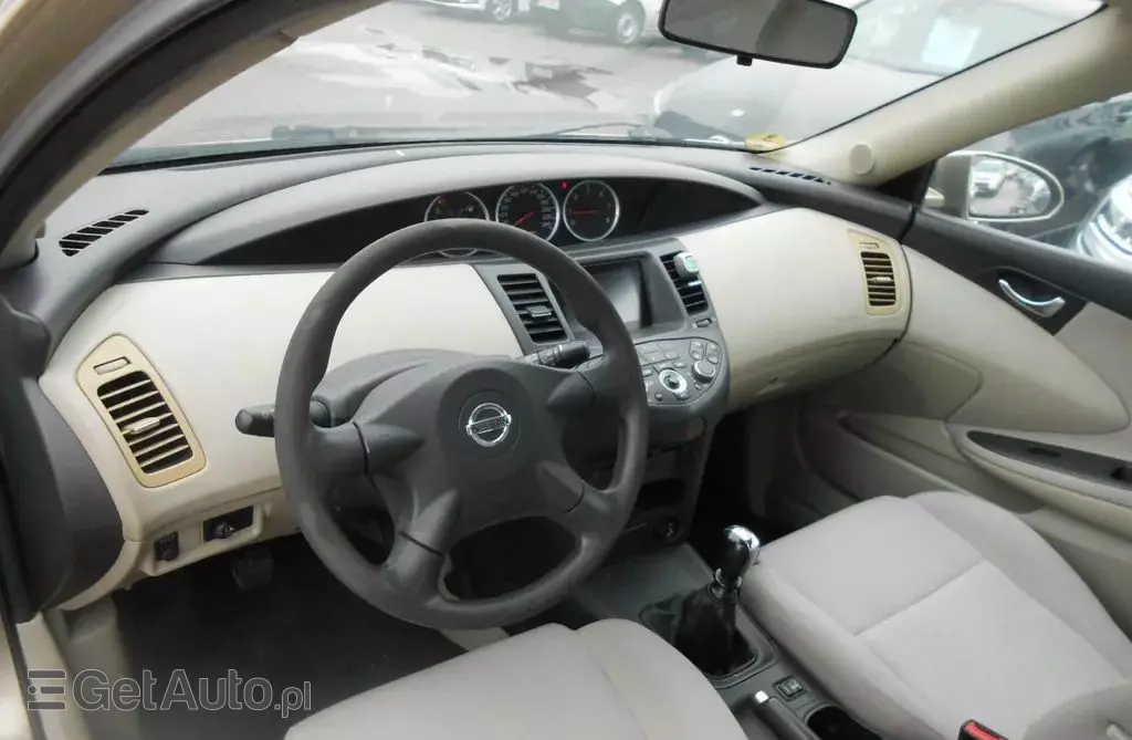 NISSAN Primera 