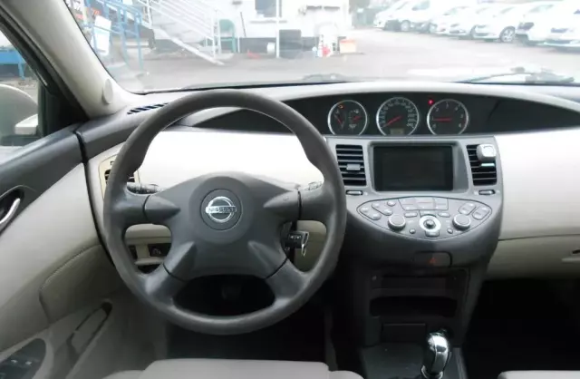 NISSAN Primera 