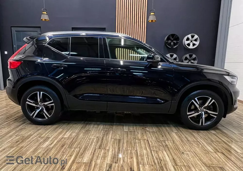VOLVO XC 40 D4 AWD Geartronic Momentum