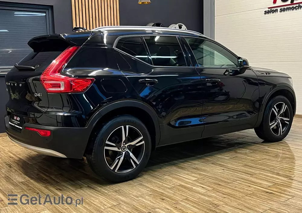 VOLVO XC 40 D4 AWD Geartronic Momentum
