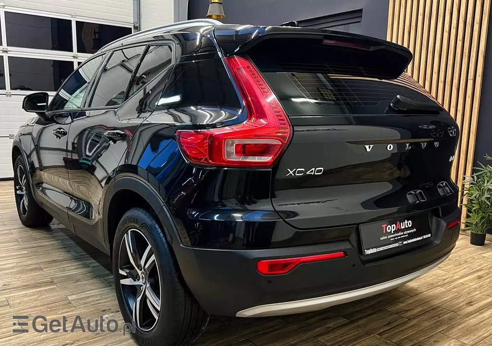 VOLVO XC 40 D4 AWD Geartronic Momentum