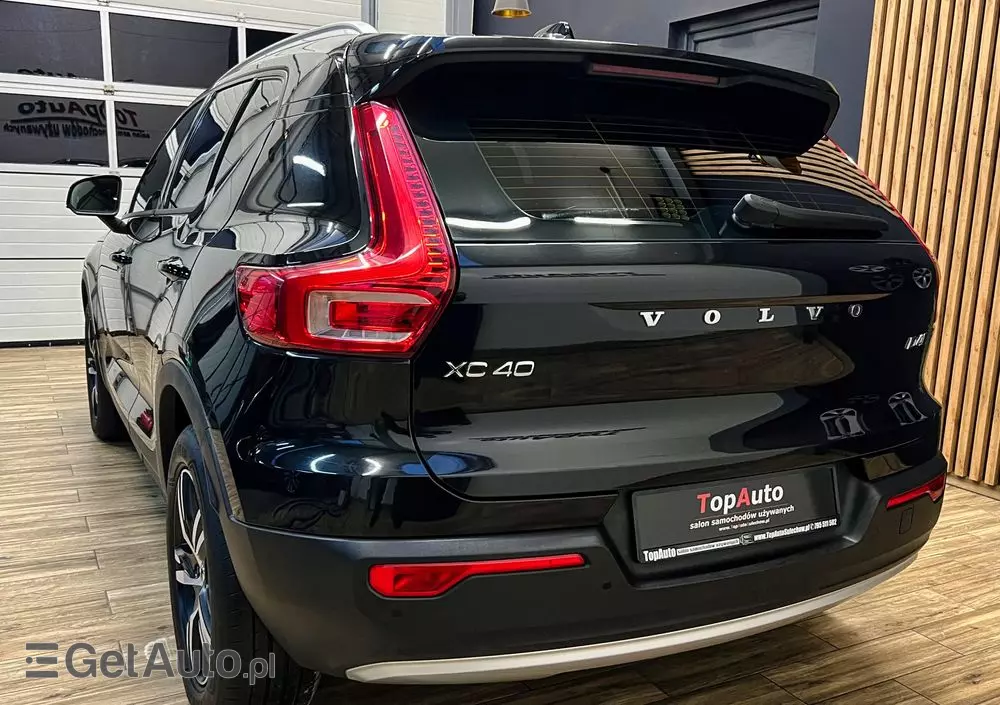 VOLVO XC 40 D4 AWD Geartronic Momentum