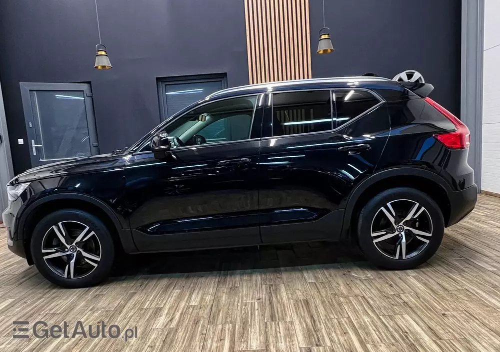 VOLVO XC 40 D4 AWD Geartronic Momentum