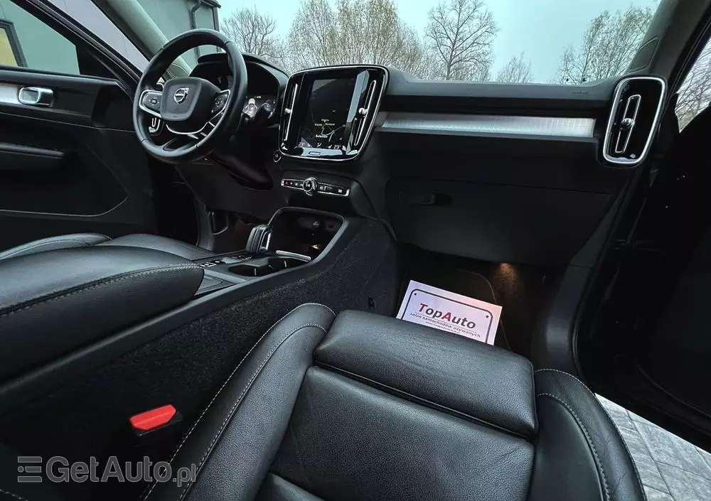 VOLVO XC 40 D4 AWD Geartronic Momentum