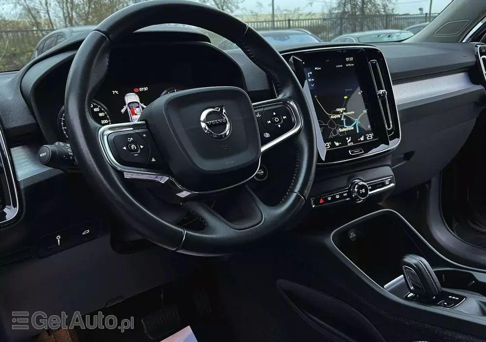 VOLVO XC 40 D4 AWD Geartronic Momentum