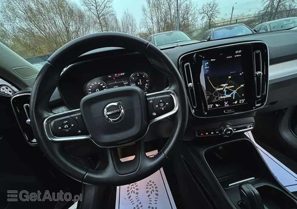 VOLVO XC 40 D4 AWD Geartronic Momentum