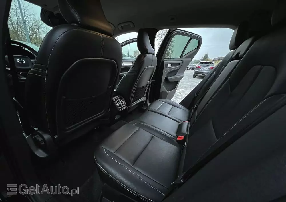 VOLVO XC 40 D4 AWD Geartronic Momentum