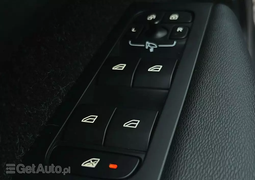 VOLVO XC 40 D4 AWD Geartronic Momentum