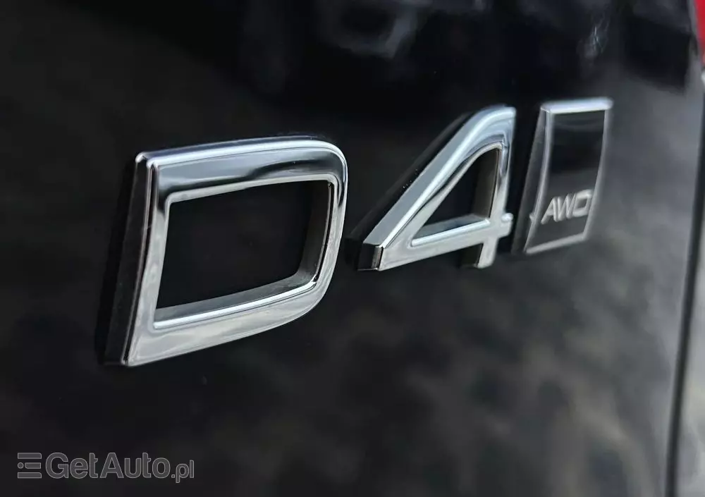 VOLVO XC 40 D4 AWD Geartronic Momentum